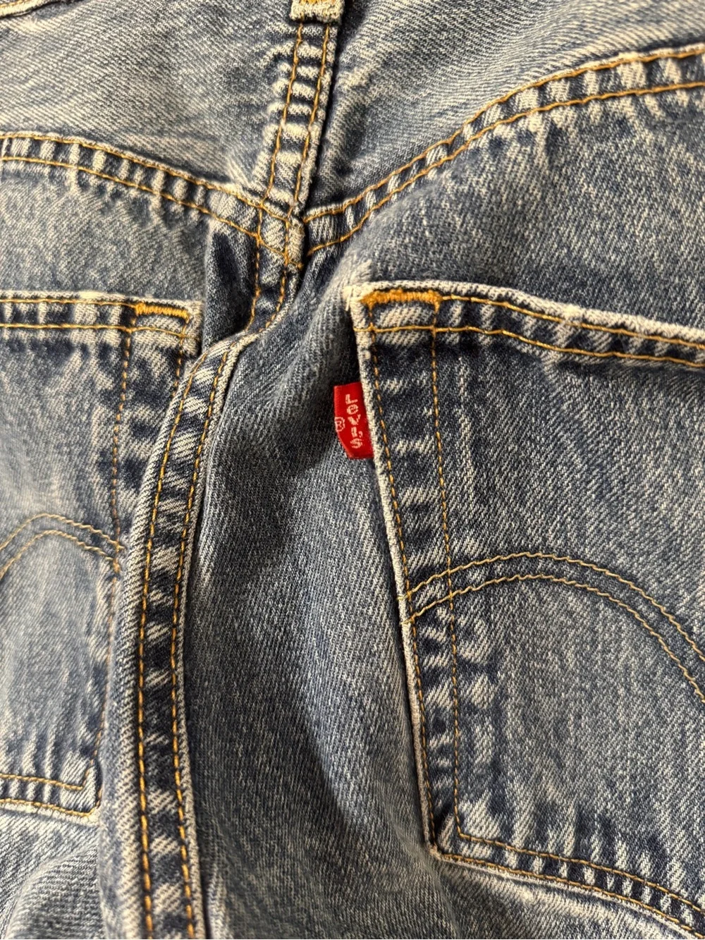 Levi’s 501 Unisex Button Fly Straight Jeans W32 L32 Made in Colombia Vintage